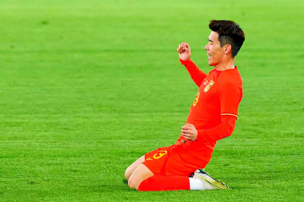 贝博官方网站关于赛地聚焦：法国杯清晨热度飙升，山东泰山单刀错失，气氛紧张，年轻球员得到机会的信息